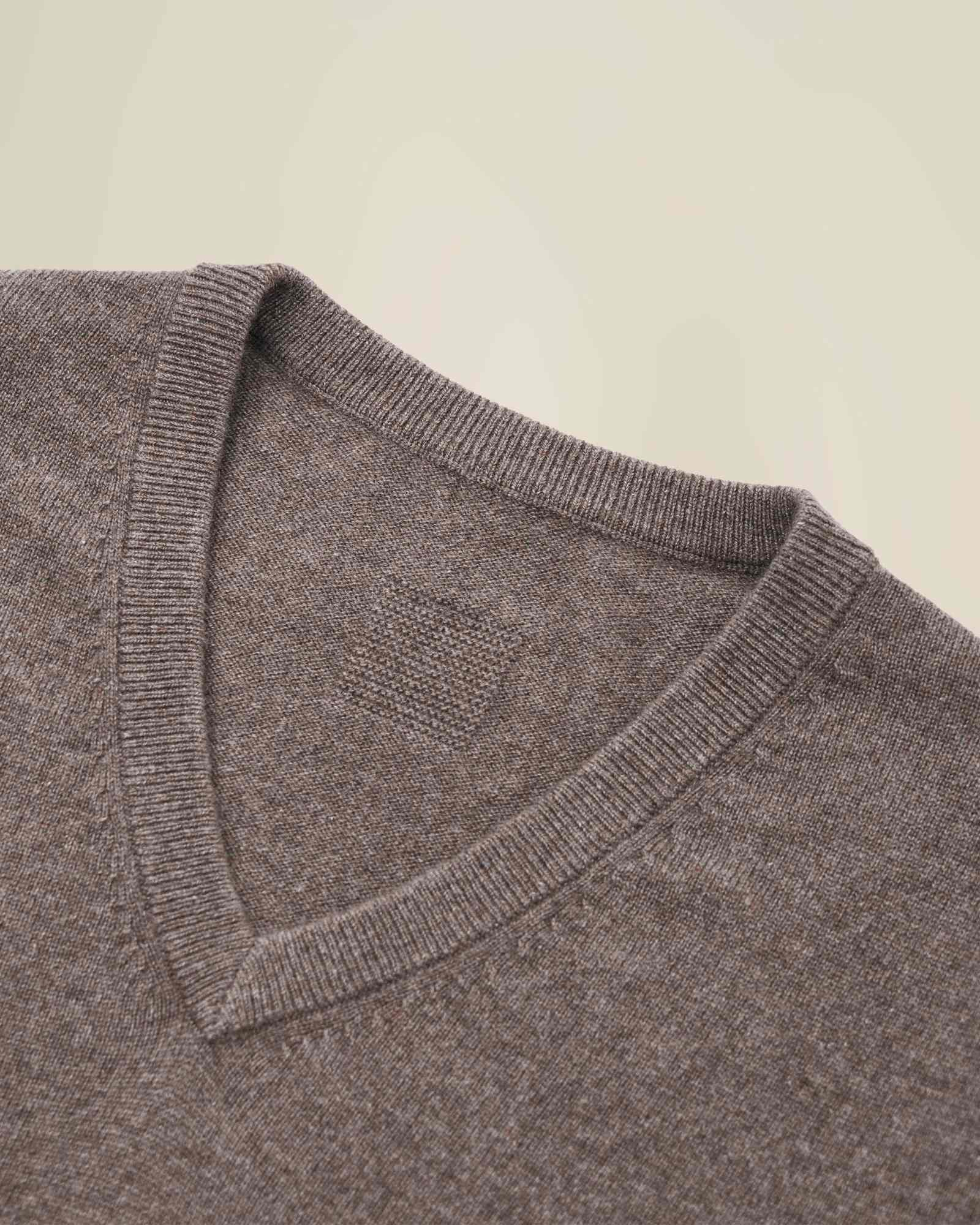 Classic Men's Cashmere V-Neck Pullover