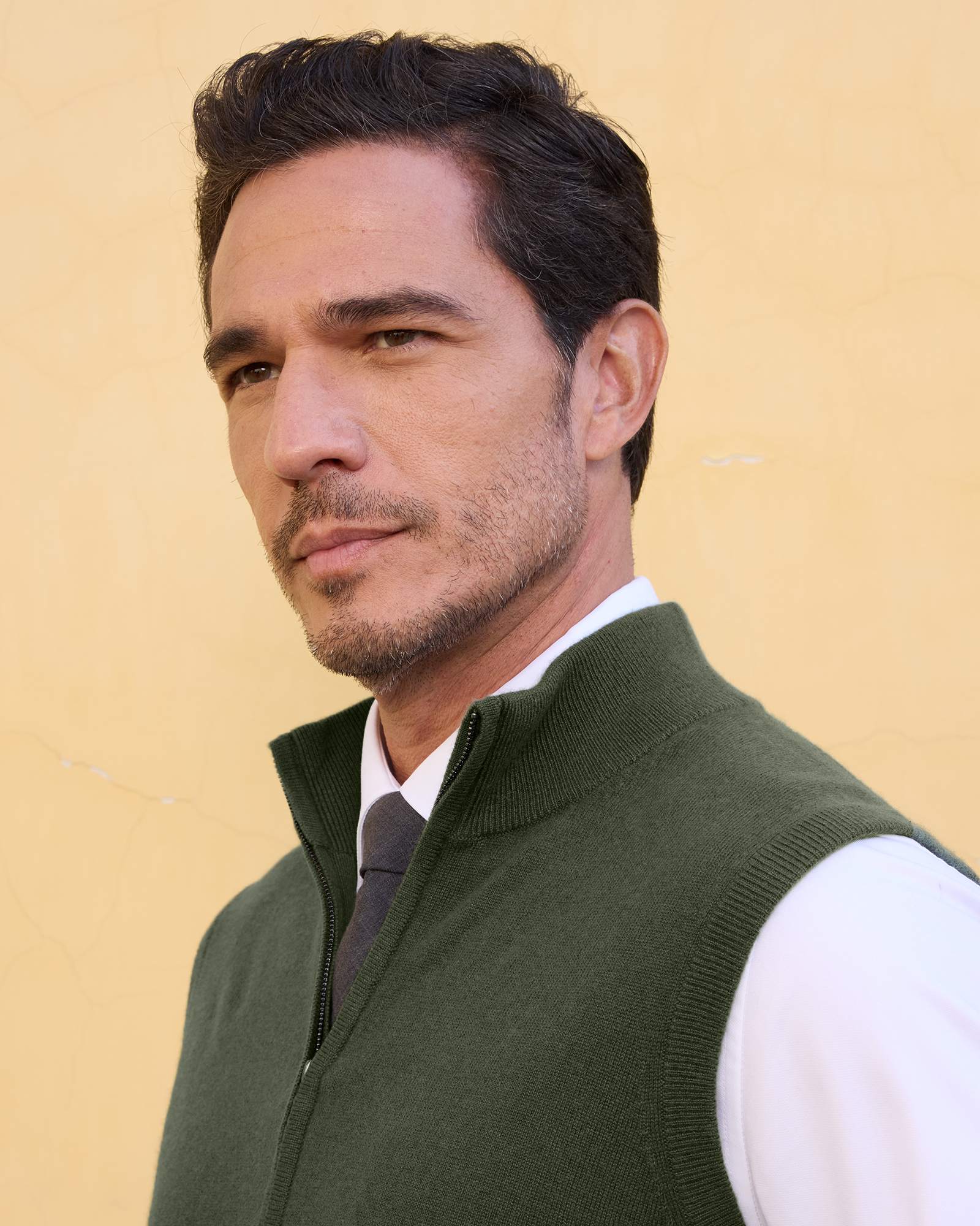 Men’s 100% Cashmere Zip Vest