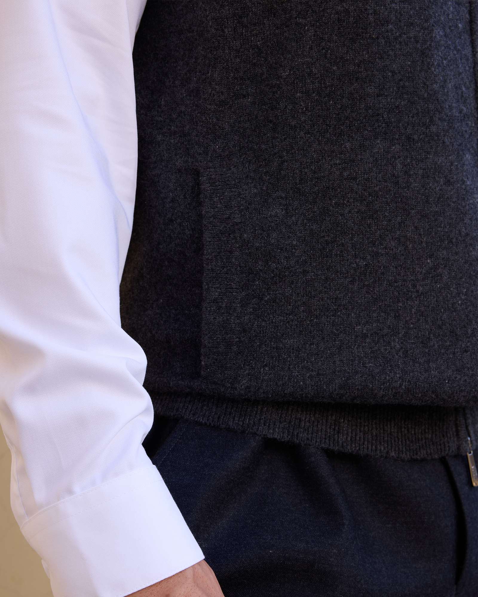 Men’s 100% Cashmere Zip Vest