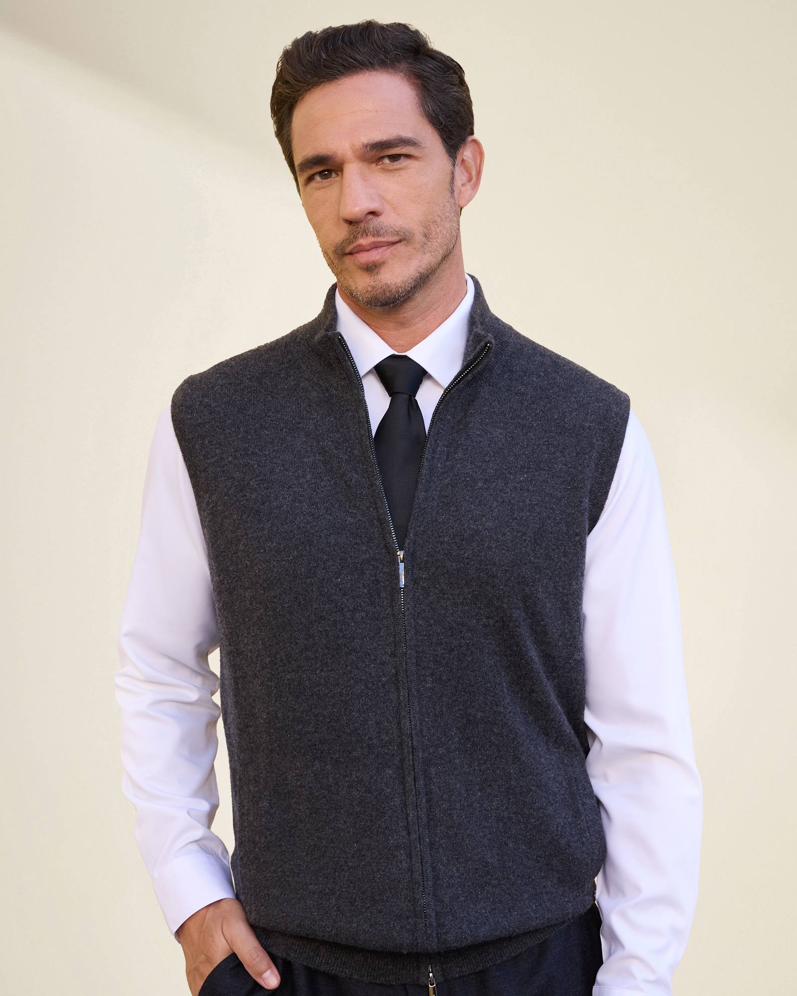 Men’s 100% Cashmere Zip Vest