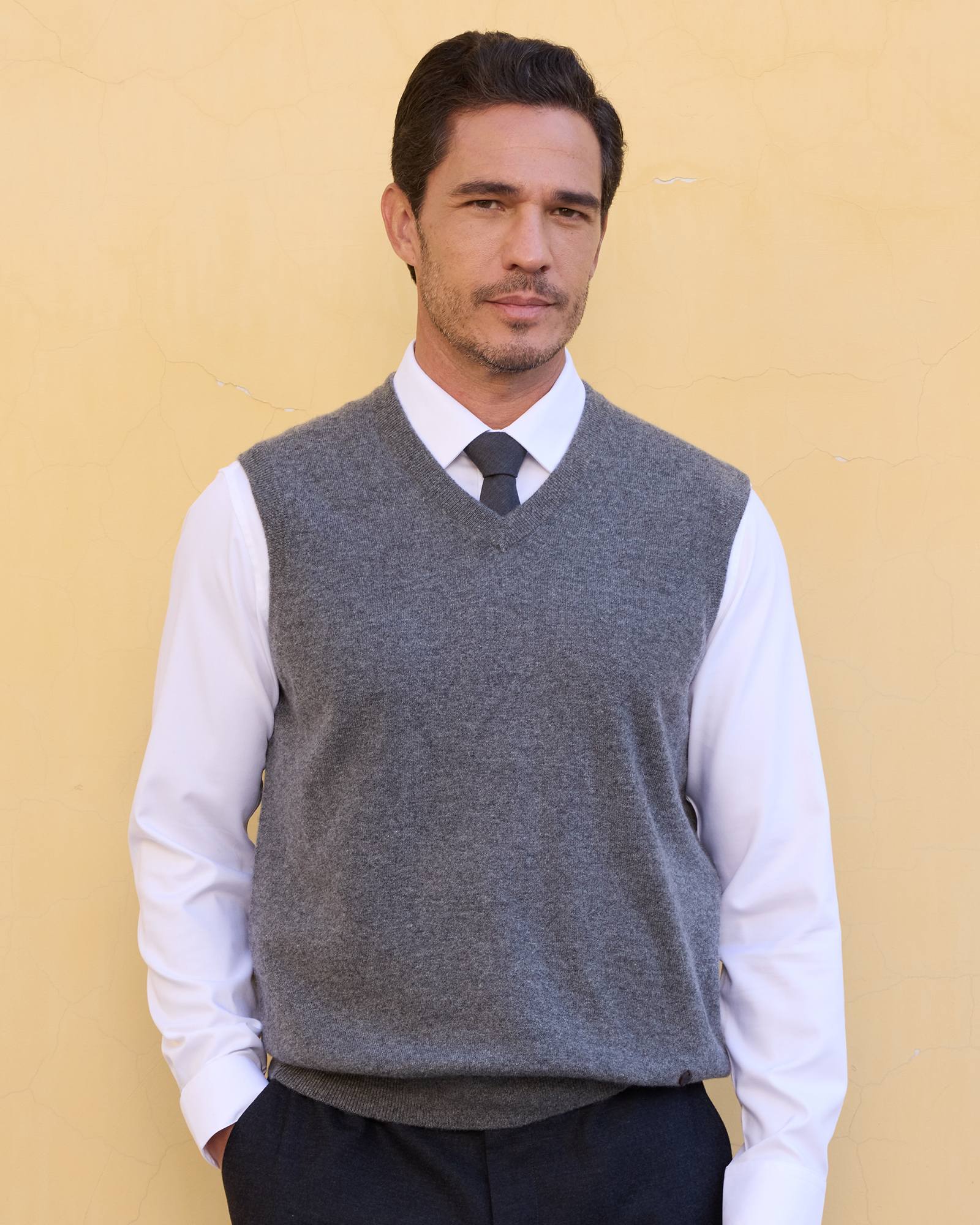 Men's 100% Cashmere V-Neck Waistcoat