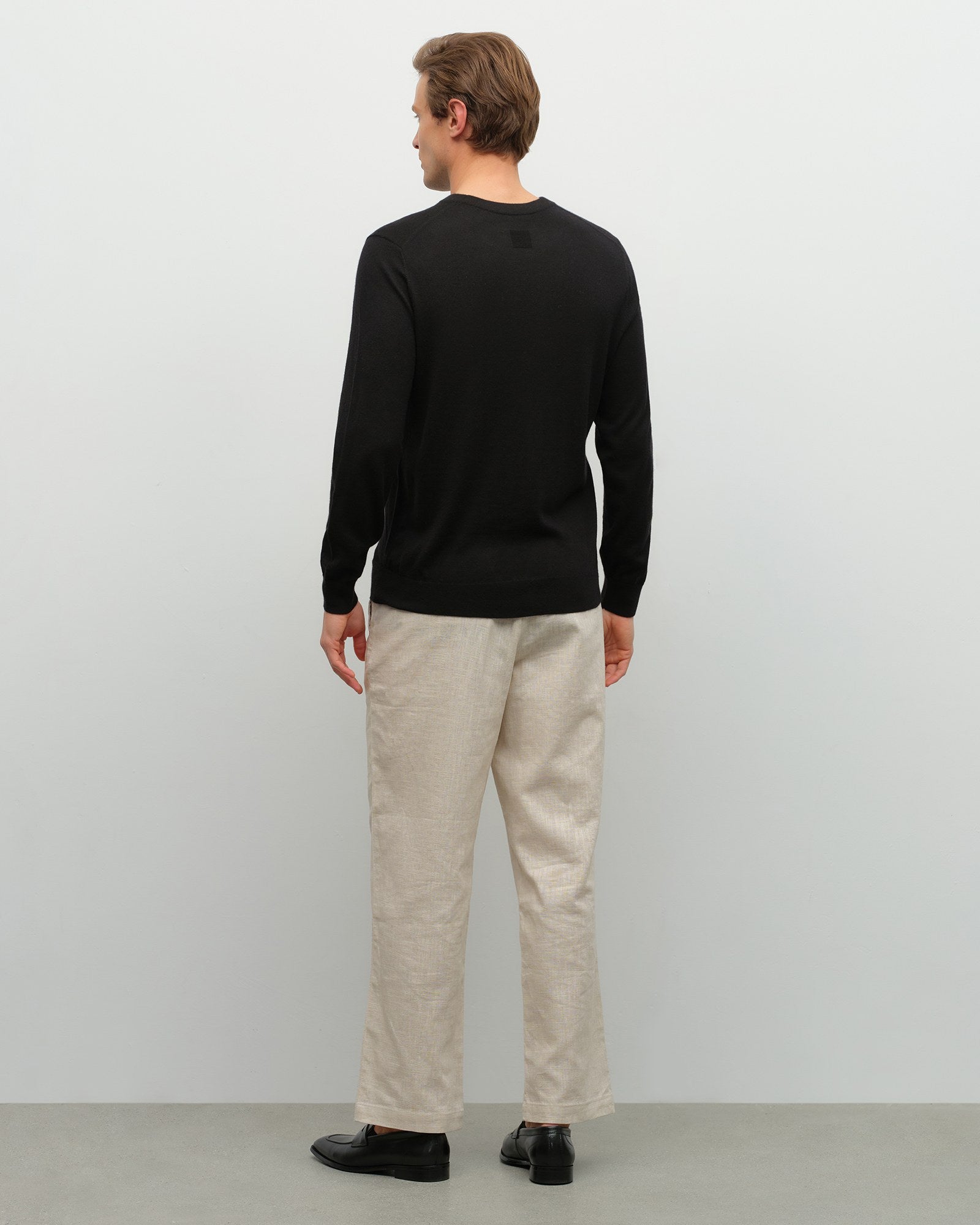 Lightweight 100% Cashmere Crewneck Sweater