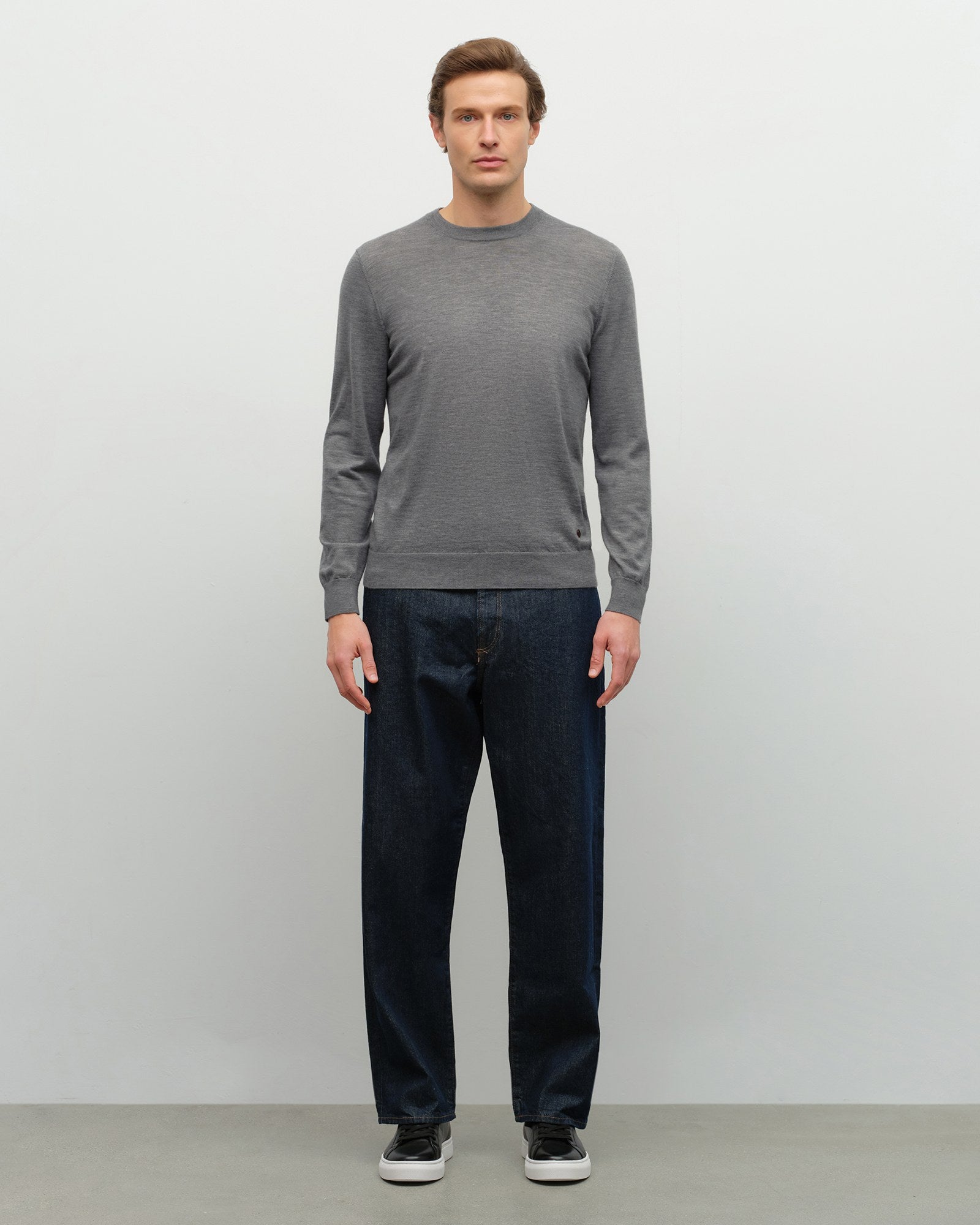 Lightweight 100% Cashmere Crewneck Sweater