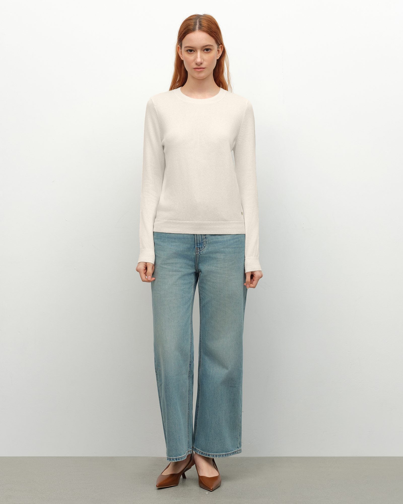 Classic Women's Cashmere Crewneck Sweater