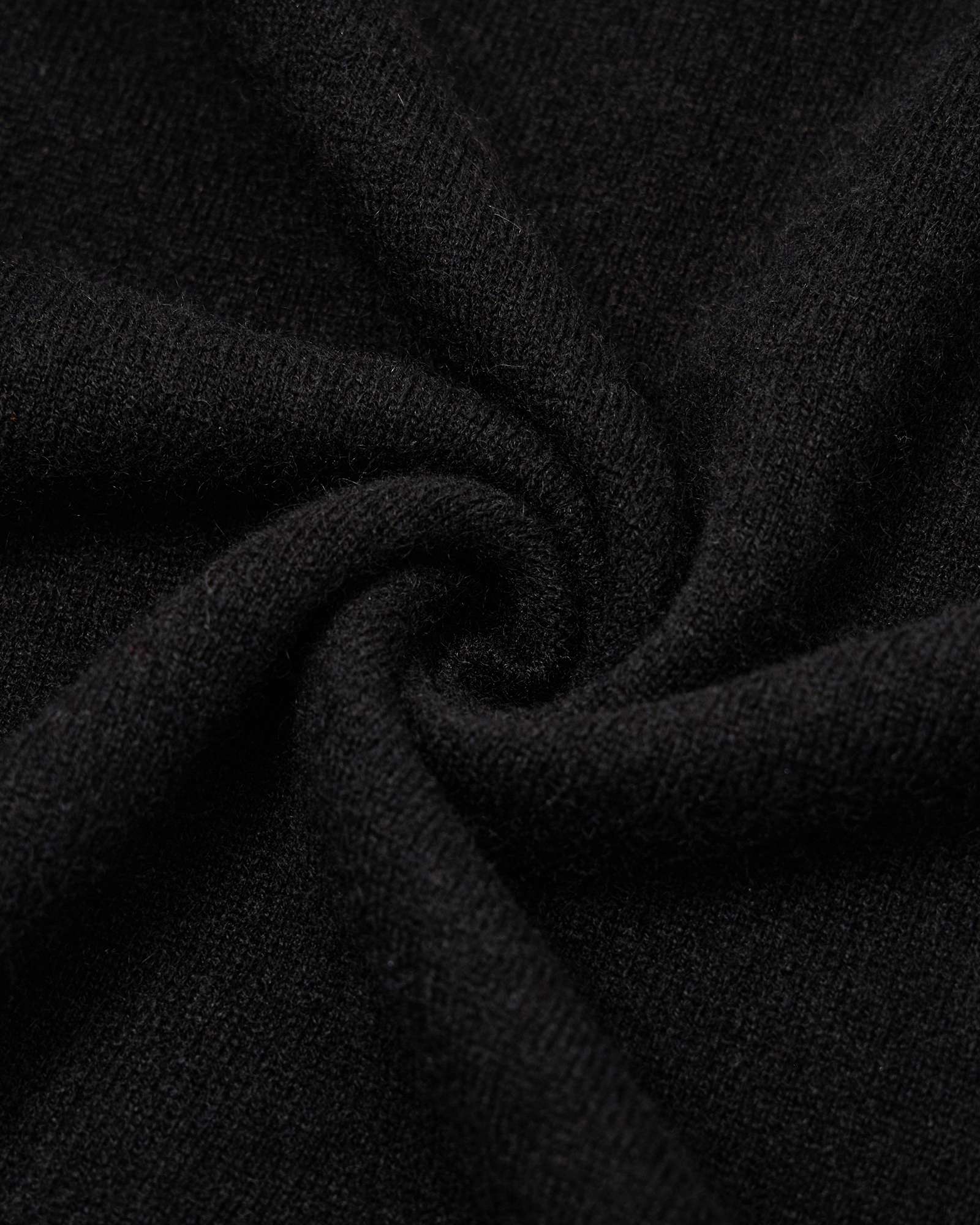 Classic Women's Cashmere Crewneck Sweater