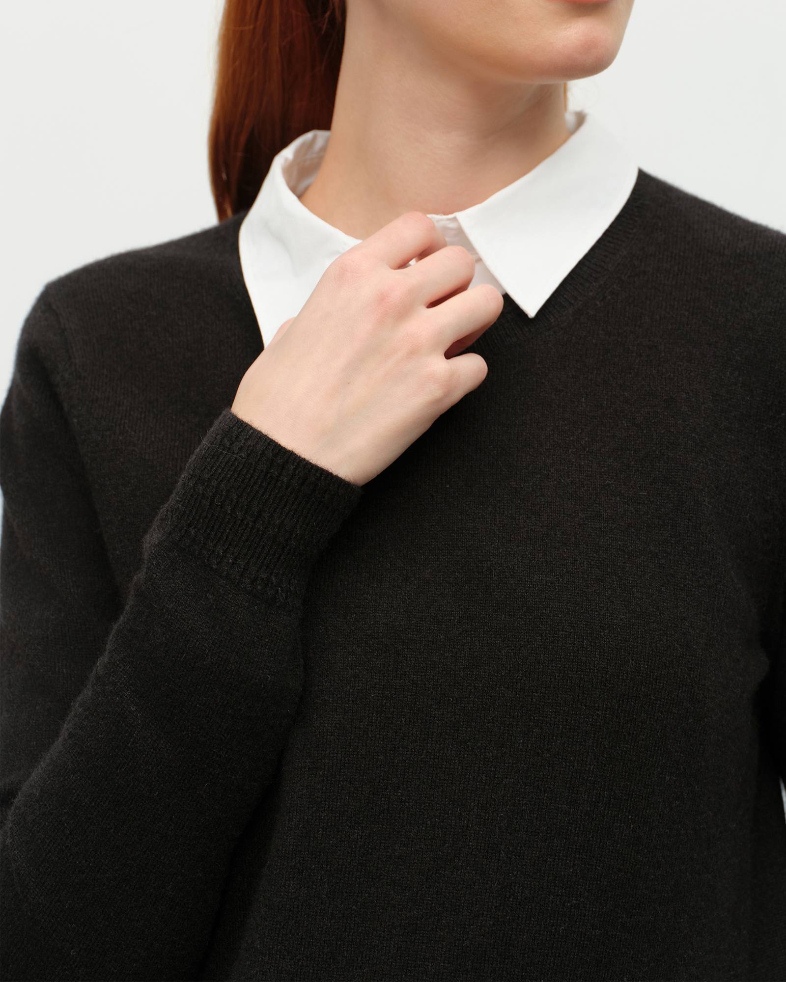 Classic Women's Cashmere Crewneck Sweater