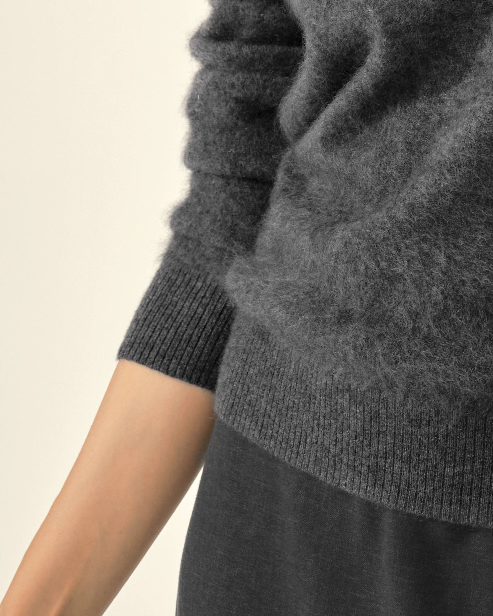 Essential Pure Cashmere Crewneck Sweater