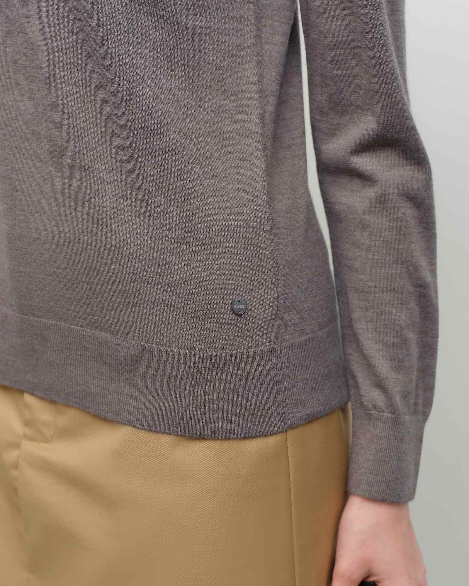Lightweight Cashmere Turtleneck Sweater