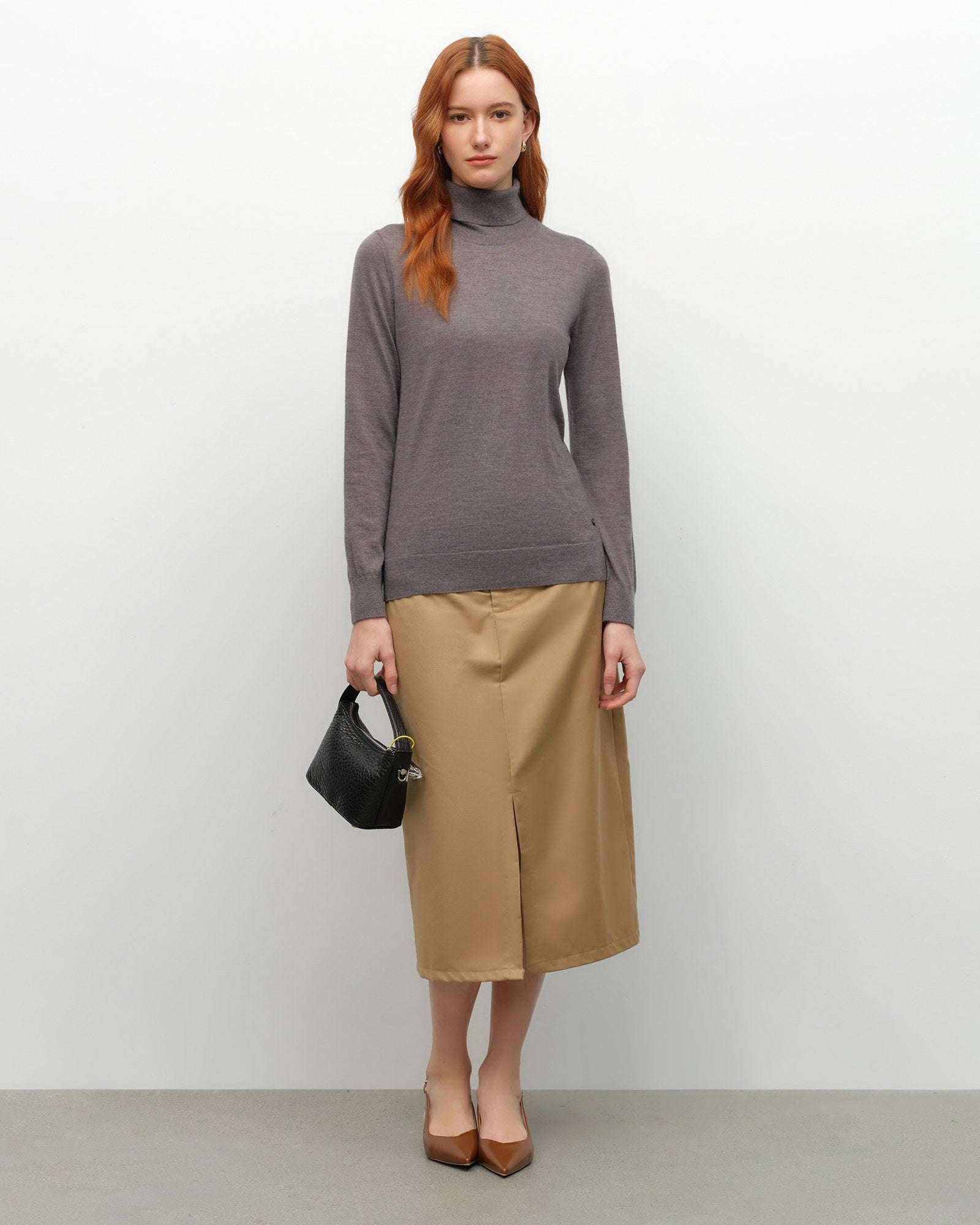 Lightweight Cashmere Turtleneck Sweater