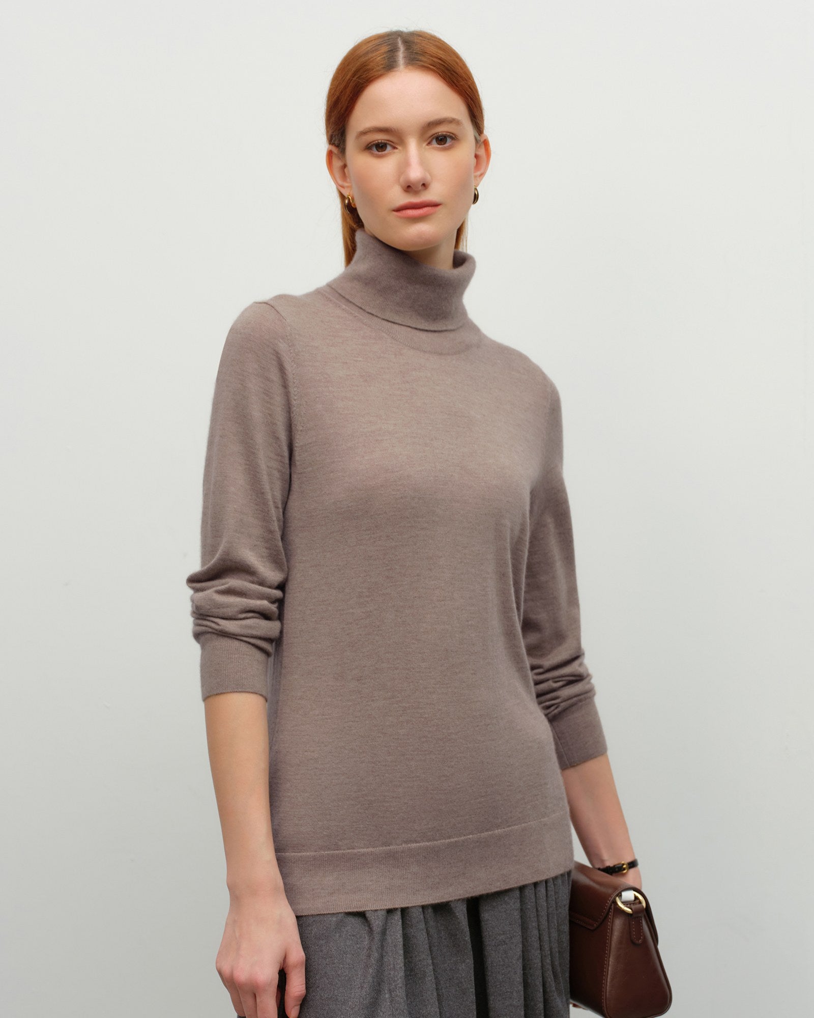Lightweight Cashmere Turtleneck Sweater