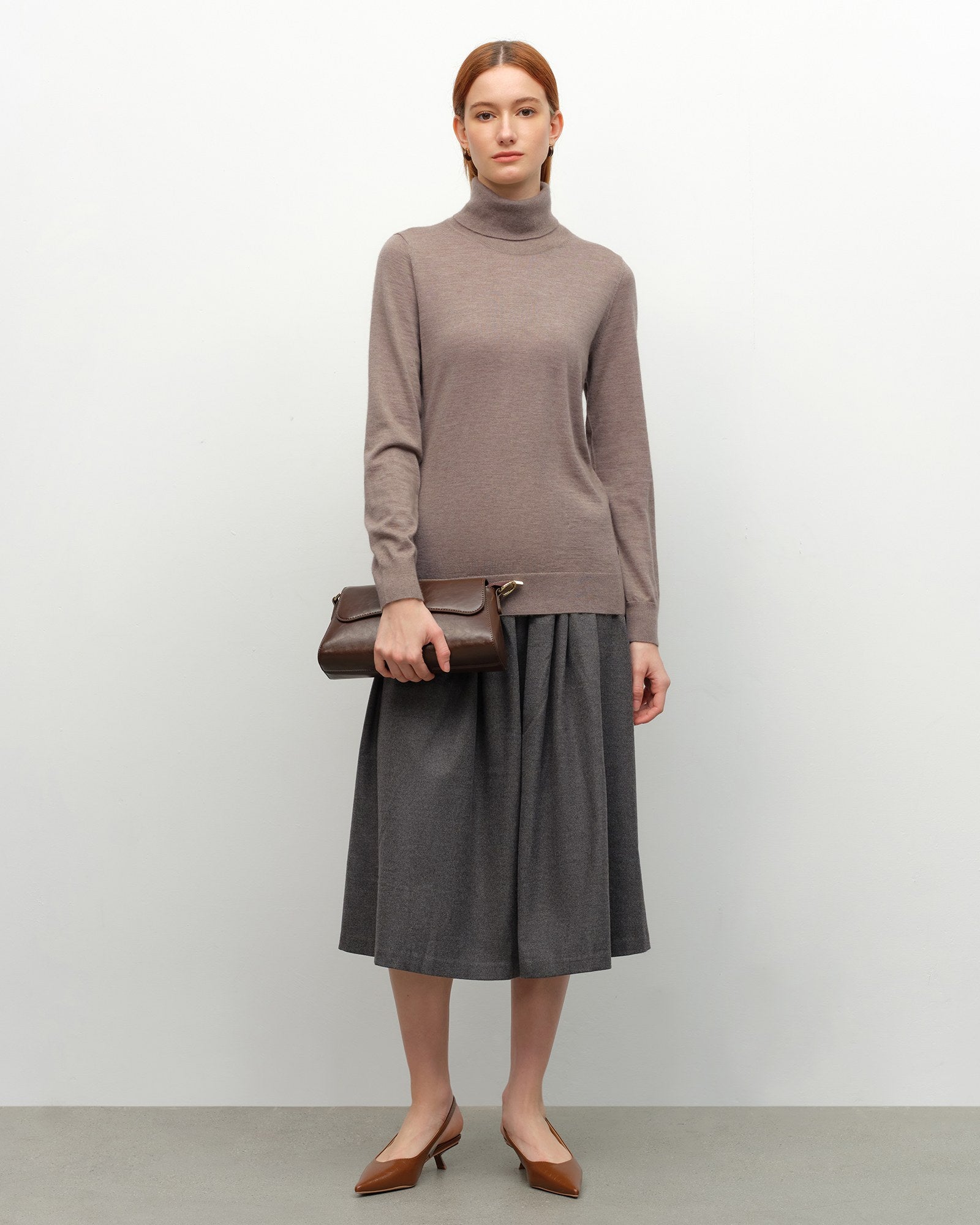 Lightweight Cashmere Turtleneck Sweater