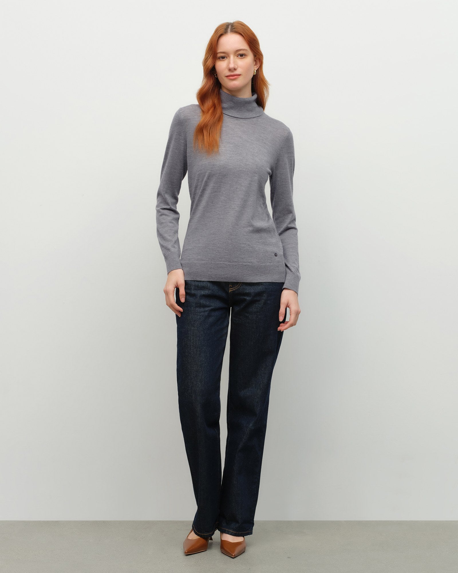Lightweight Cashmere Turtleneck Sweater