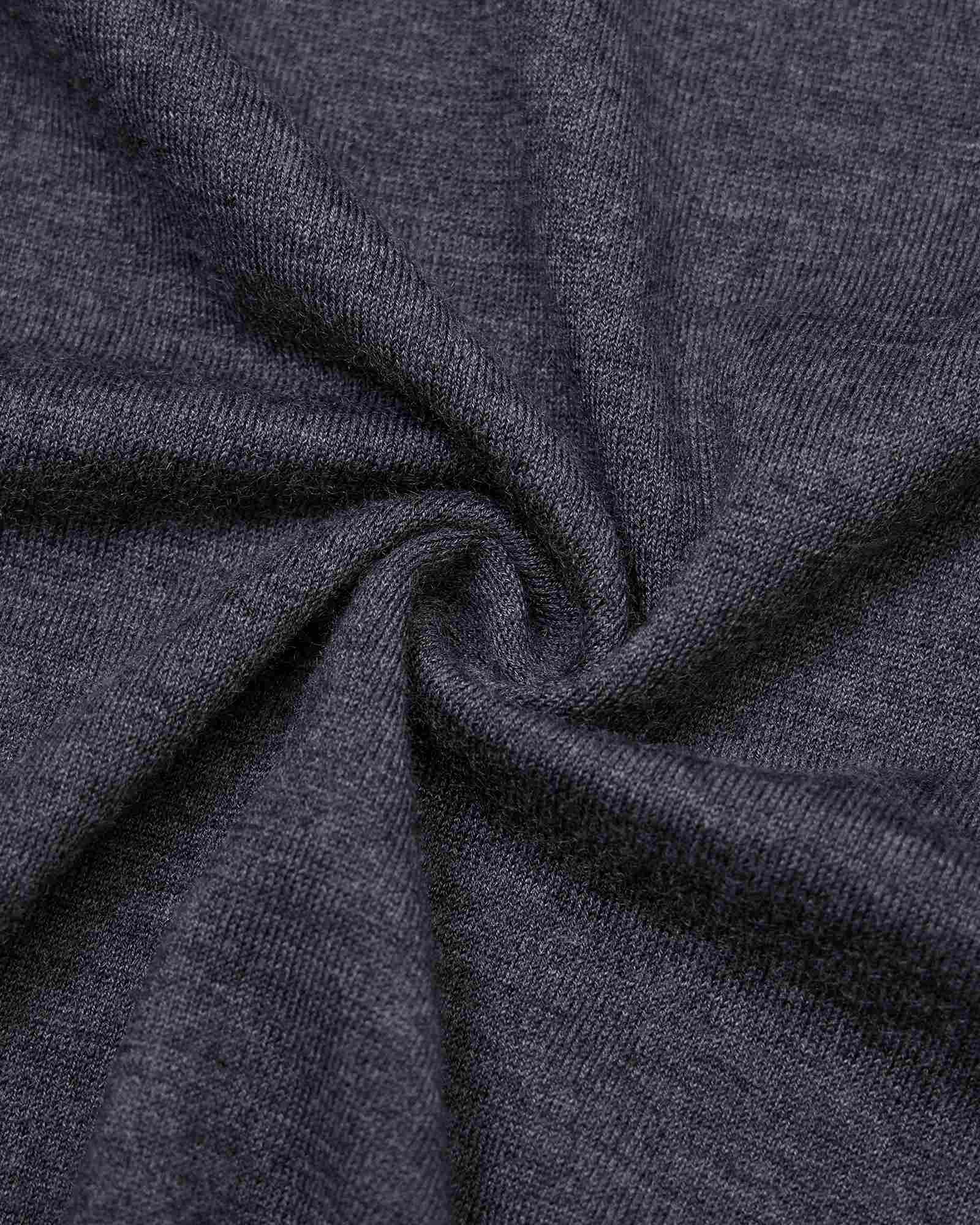 Lightweight Cashmere Turtleneck Sweater