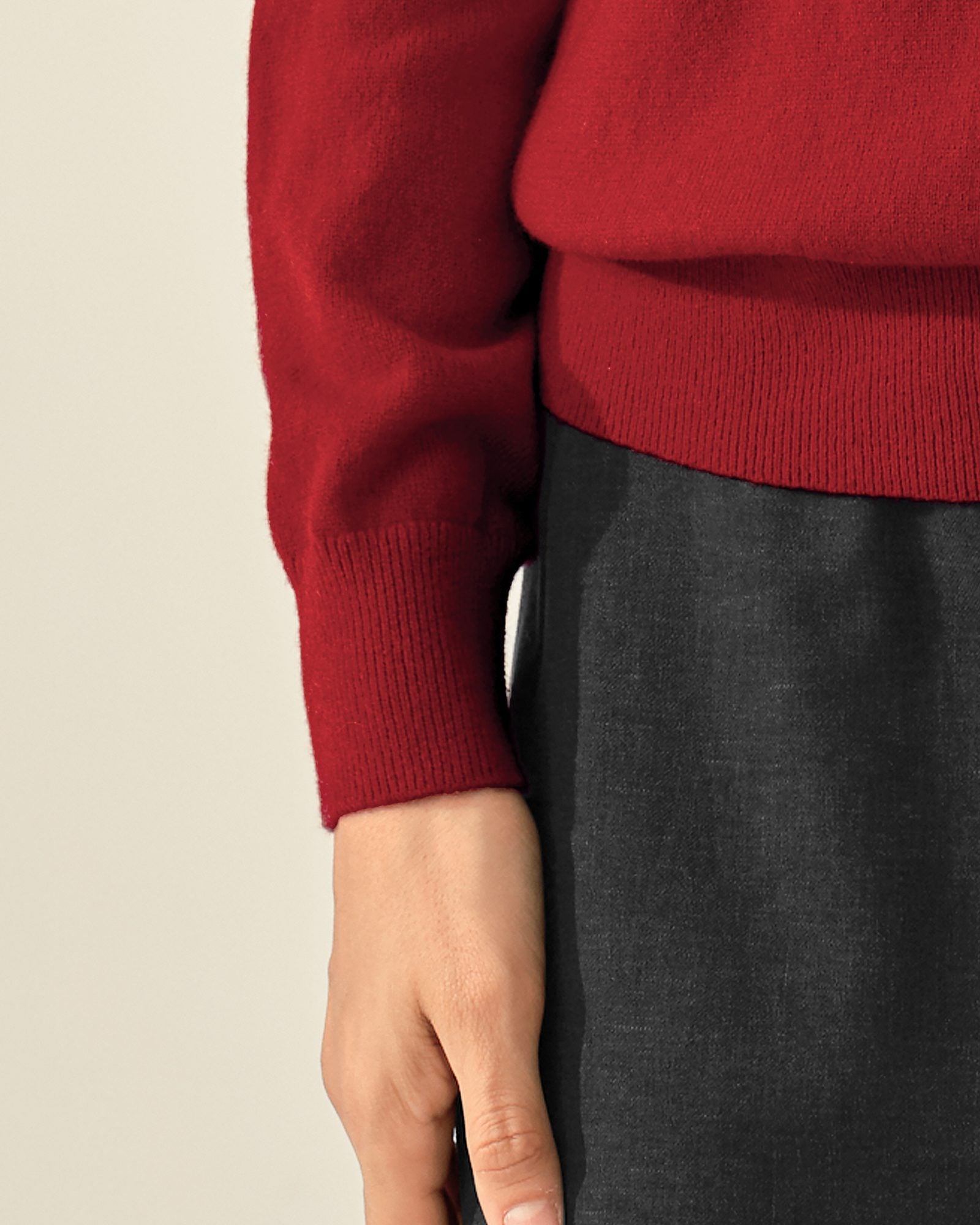 Classic Women's Cashmere V-Neck Jumper