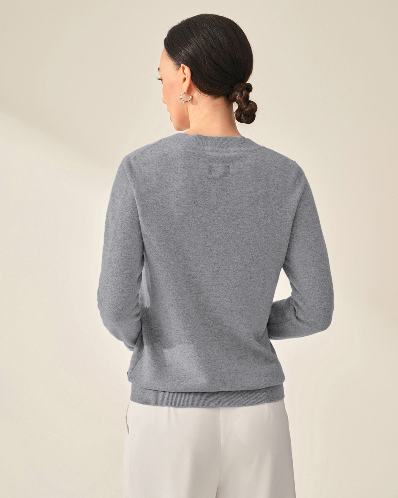 Classic Women's Cashmere V-Neck Jumper