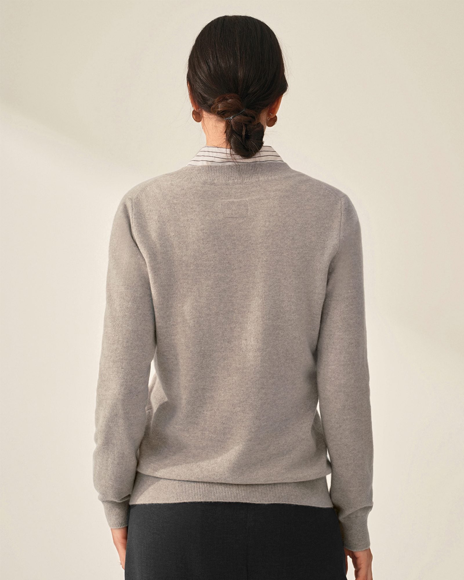 Classic Women's Cashmere V-Neck Jumper