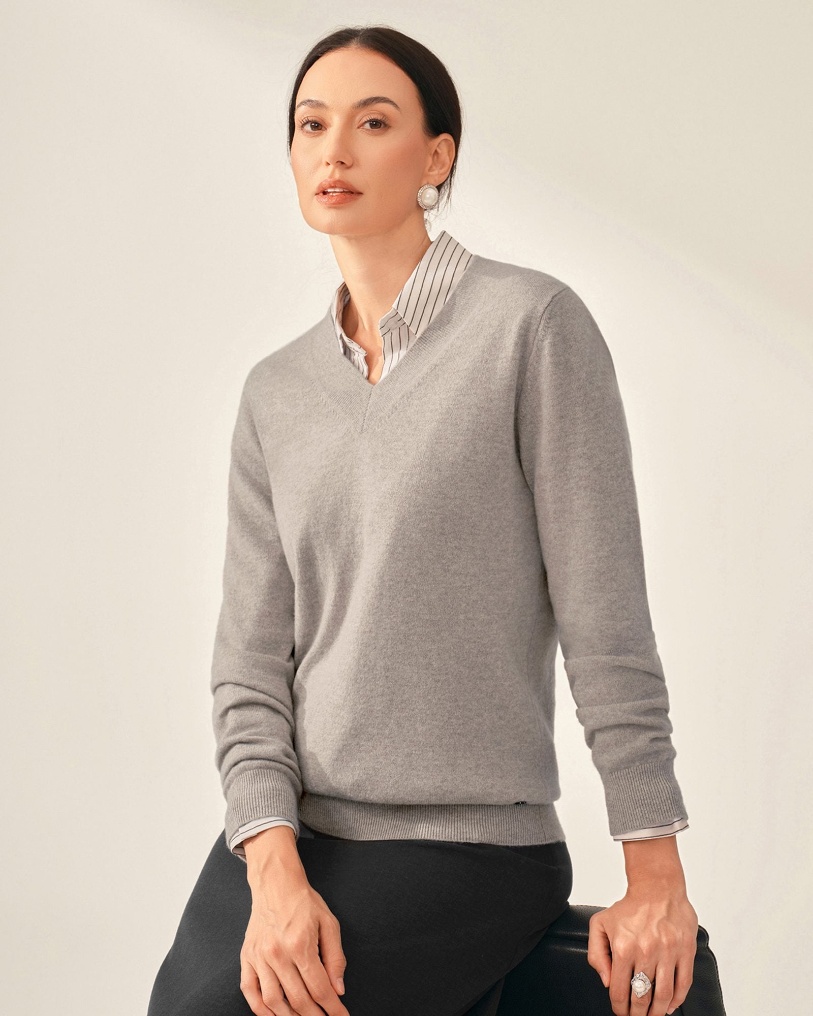 Classic Women's Cashmere V-Neck Jumper