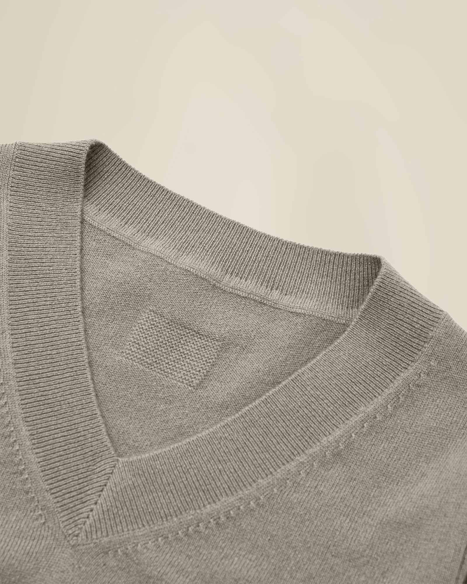 Classic Women's Cashmere V-Neck Jumper