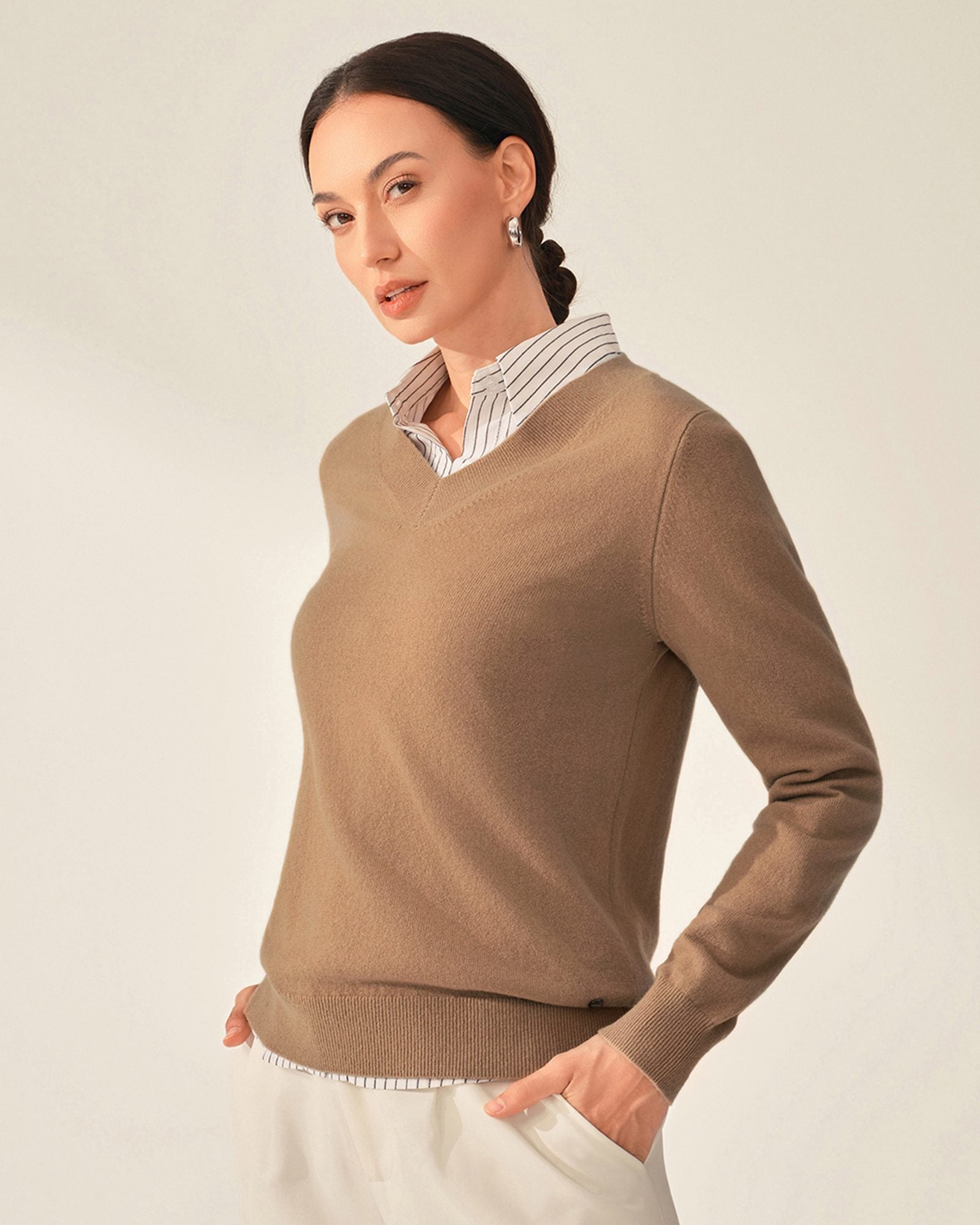 Classic Women's Cashmere V-Neck Jumper