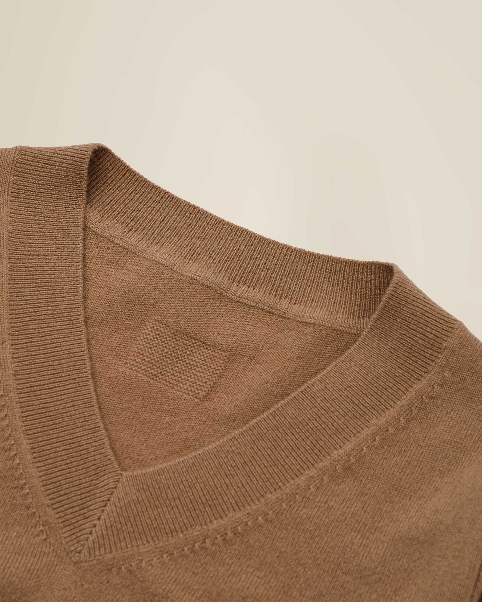 Classic Women's Cashmere V-Neck Jumper