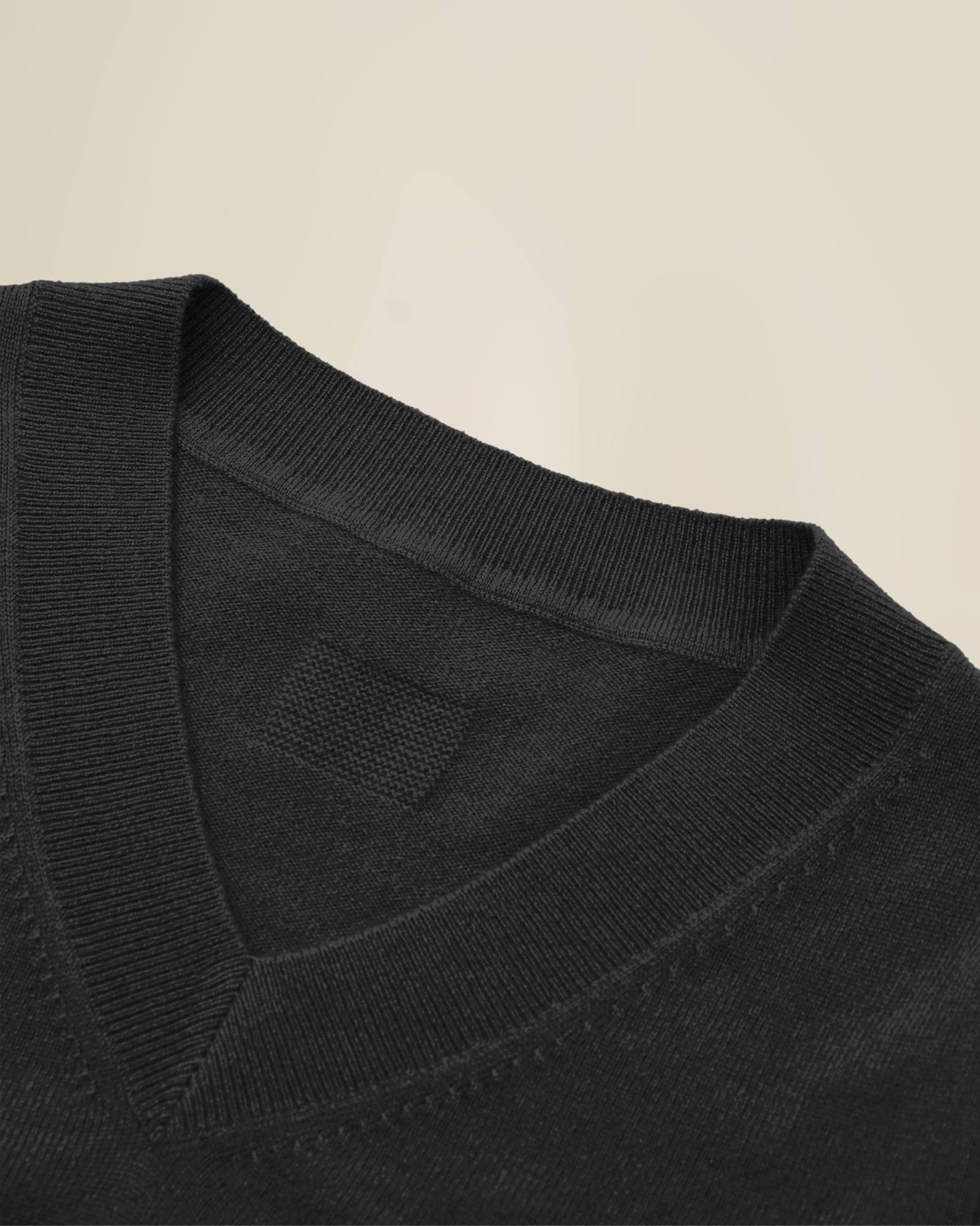 Classic Women's Cashmere V-Neck Jumper