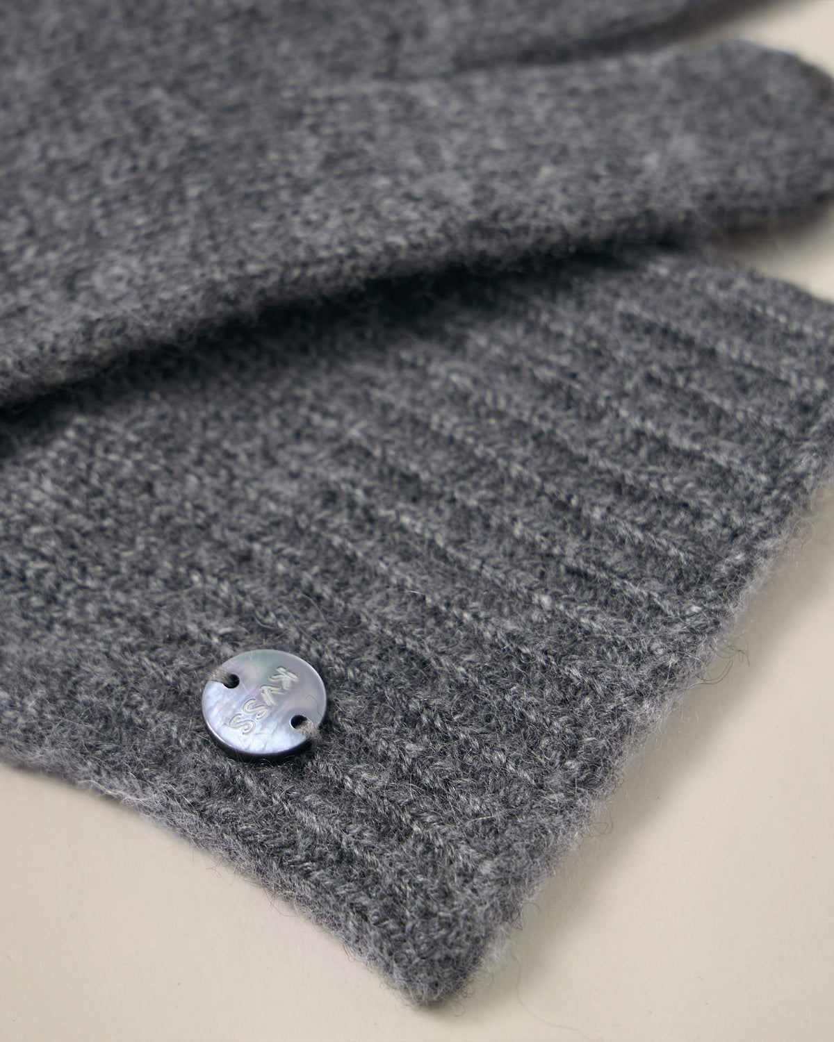 cashmere gloves womens  kvss