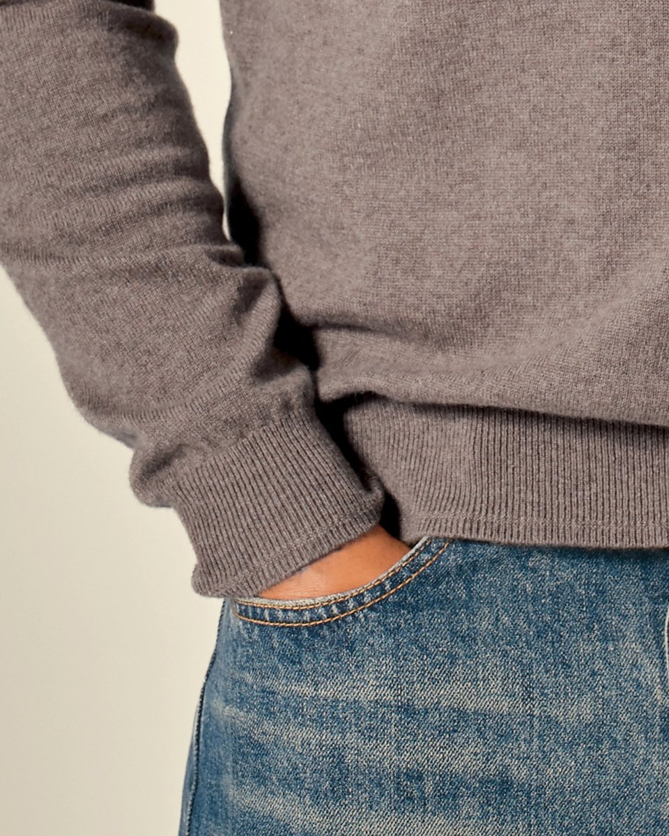 Classic Men's Cashmere V - Neck Pullover